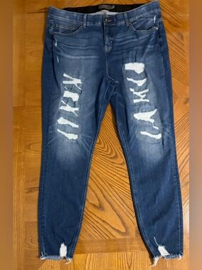 Torrid Bombshell Skinny Premium Stretch Distressed Jeans Women’s Size 22XT